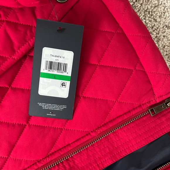 ⭐️ Firm Price ⭐️ New with tags Tommy Hilfiger jacket - Picture 2 of 6